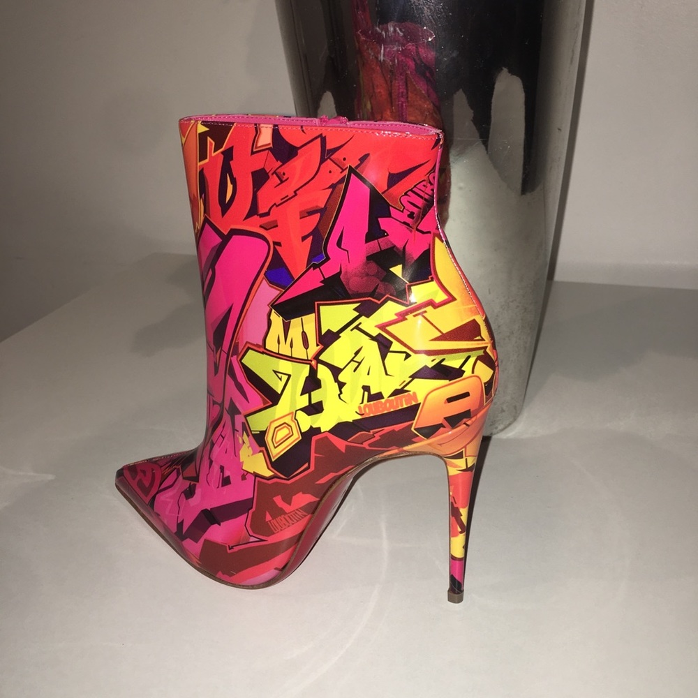 Christian Louboutin So Kate Patent Metrograf Boots - Picture 3 of 8